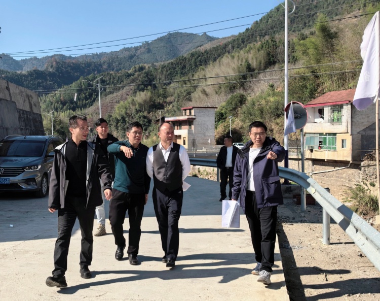 调研照片1219-2_副本.jpg 调研照片1219-2_副本.jpg